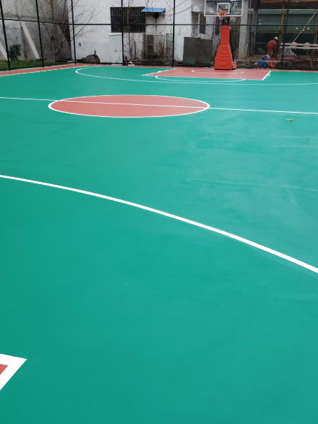天镇 球场长期使用易出现地面开裂